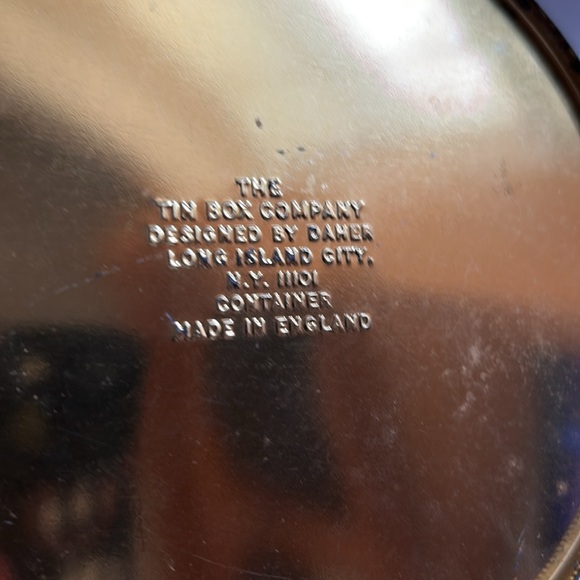 Round Metal Container - Picture 3 of 8